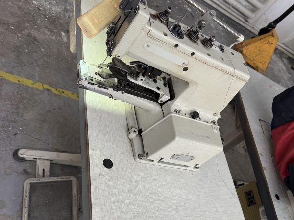 Brother CB3-B917-61 Knopfannähmaschine