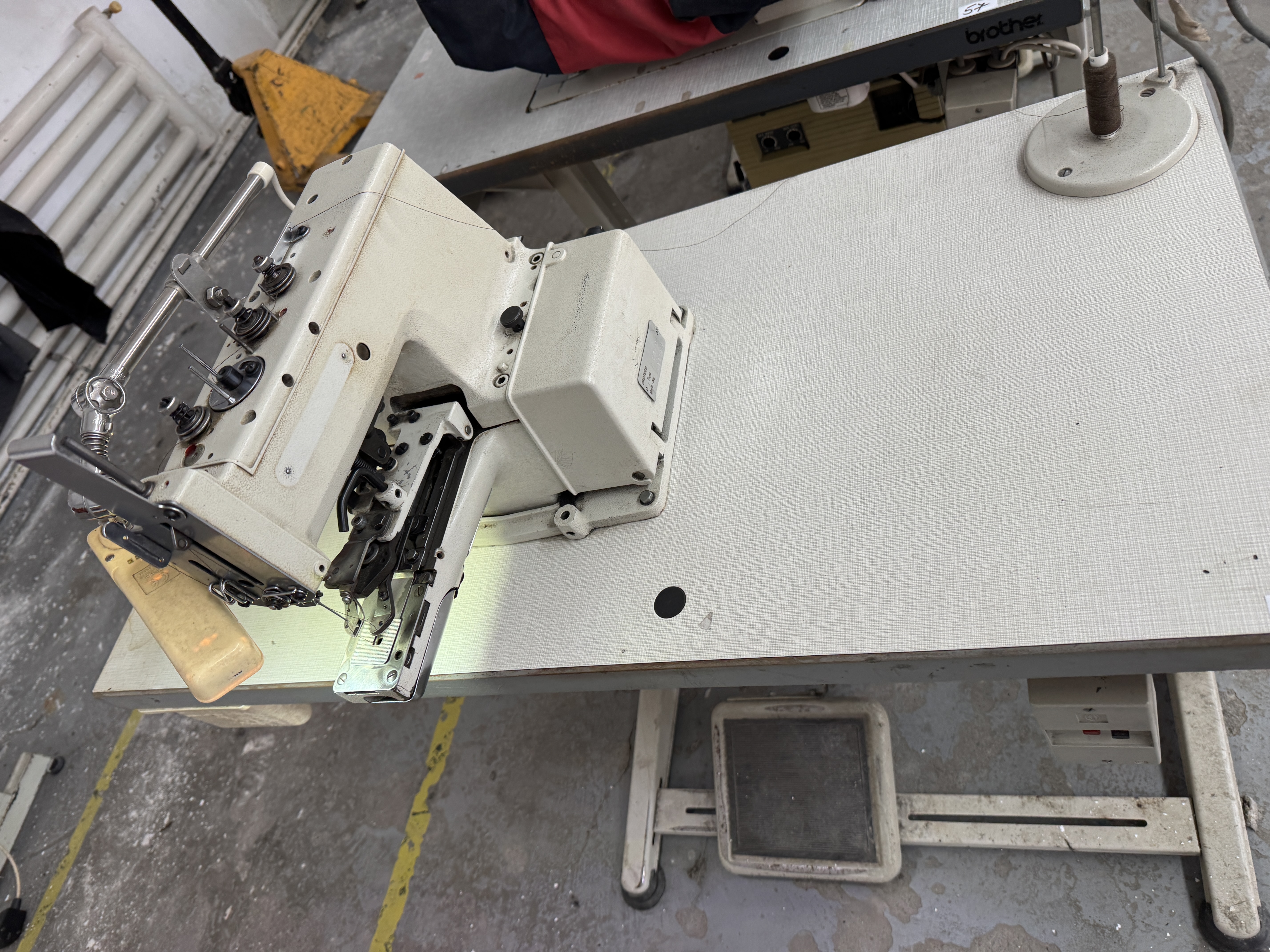 Brother CB3-B917-61 Knopfannähmaschine
